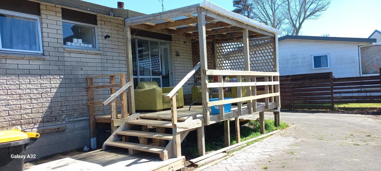 Papamoa Budget Accommodation Eksteriør bilde